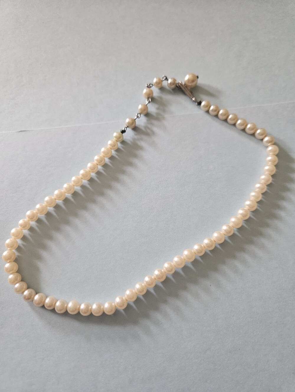 Euc Deltah  Vintage 16" Simulated  Pearl Necklace